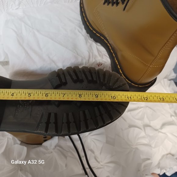 Dr. Martens Women SZ 8 Black and Brown Boots look at the photos there are detail - Picture 15 of 15